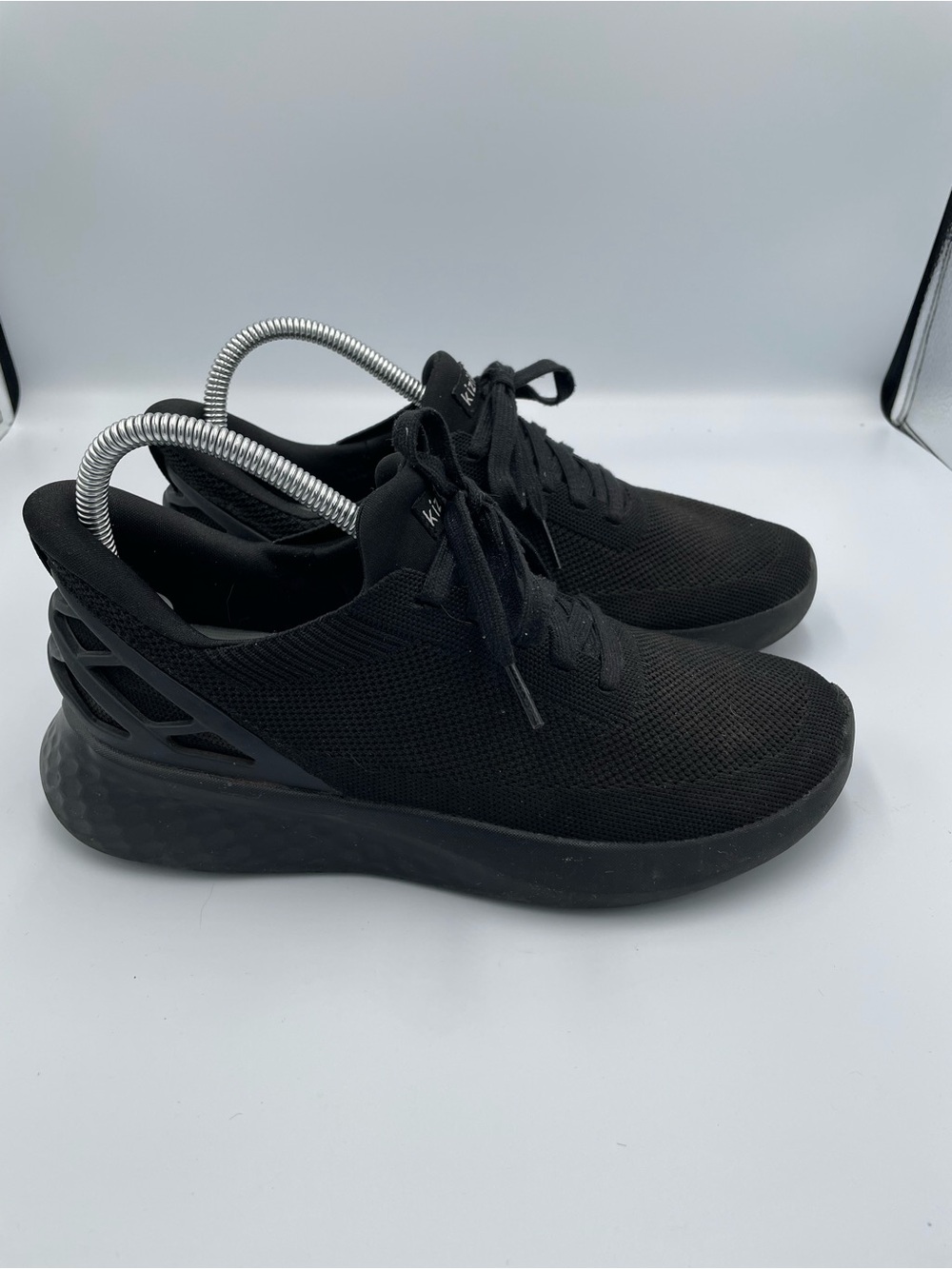 Kizik Athens Black Mens Athletic Sneaker Size 7 (wmns 8.5)